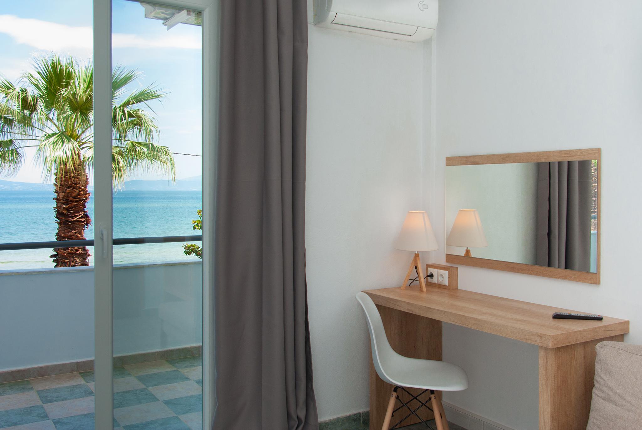 Calma Beach Hotel สตาวรอส ภายนอก รูปภาพ