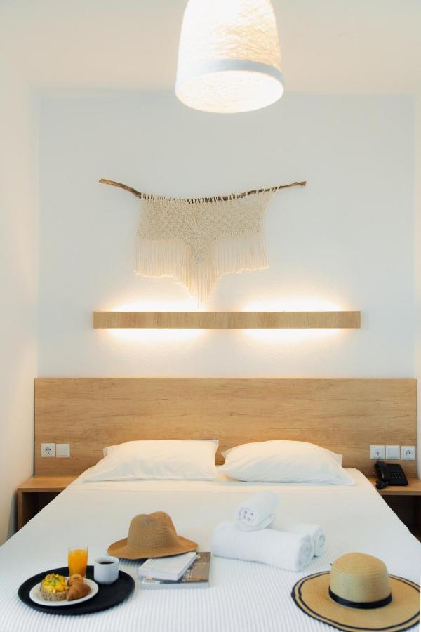 Calma Beach Hotel สตาวรอส ภายนอก รูปภาพ