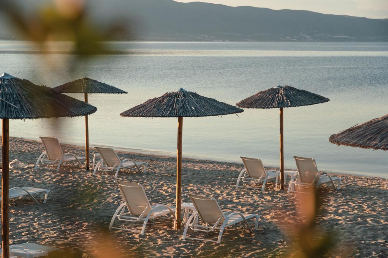 Calma Beach Hotel สตาวรอส ภายนอก รูปภาพ