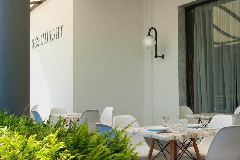 Calma Beach Hotel สตาวรอส ภายนอก รูปภาพ