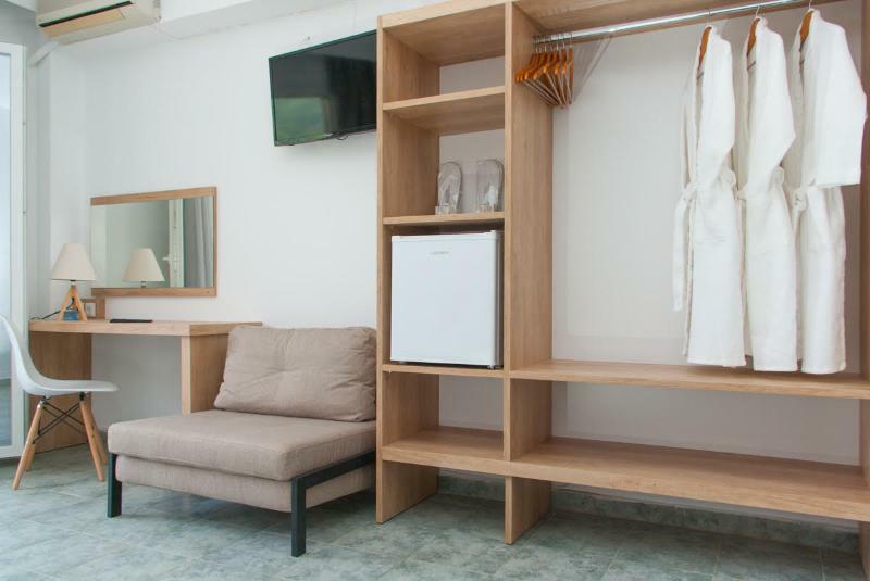 Calma Beach Hotel สตาวรอส ภายนอก รูปภาพ